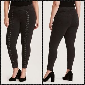 Torrid
Lace Up Jeggings - Grey Wash